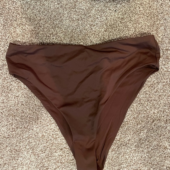 SKIMS Swim! - Picture 4 of 5